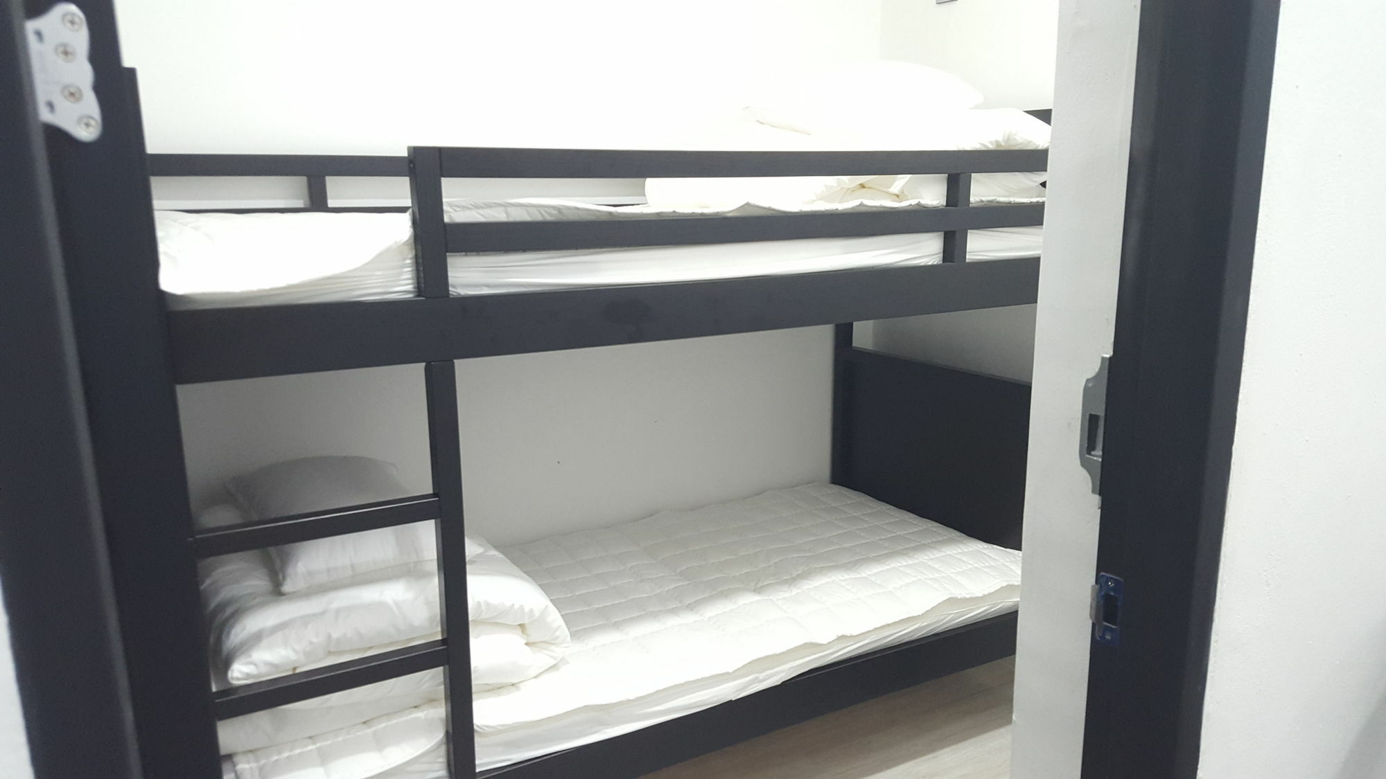 Amazon Guesthouse Сеул Экстерьер фото